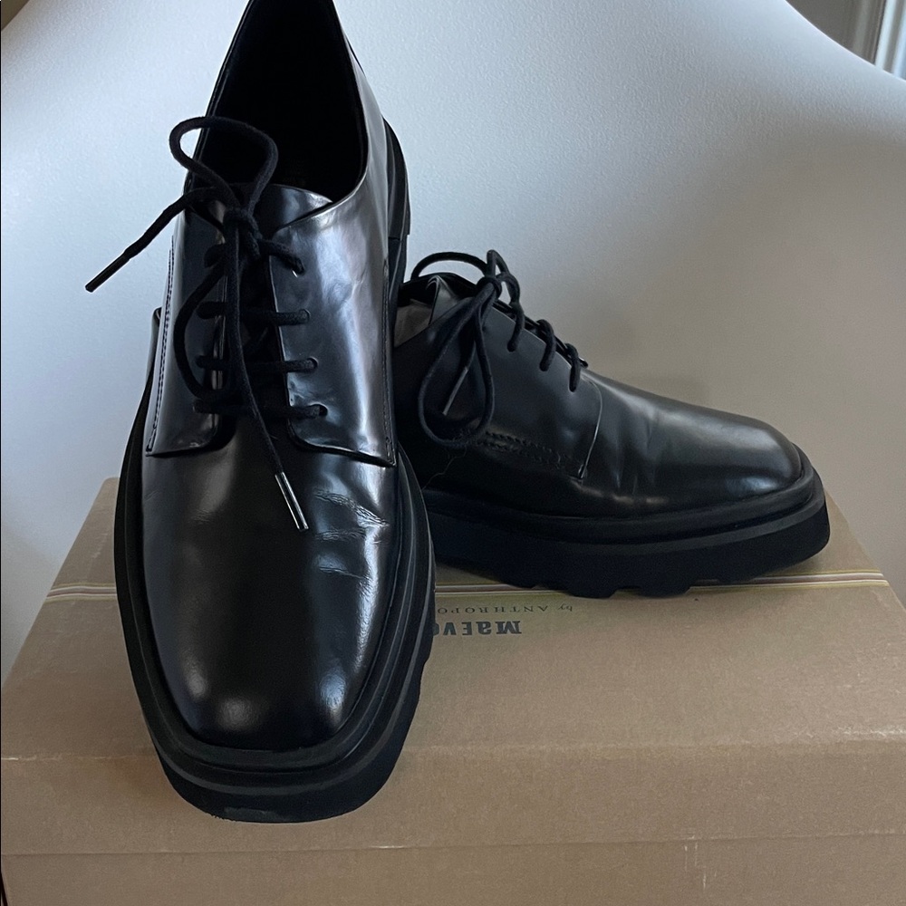 Maeve Classic Lace Up Square Toe Oxford size 9